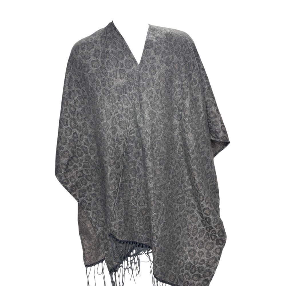 Woolrich Leopard Print Shawl One Size Wrap Sweater Poncho Fringe Gray Long Knit